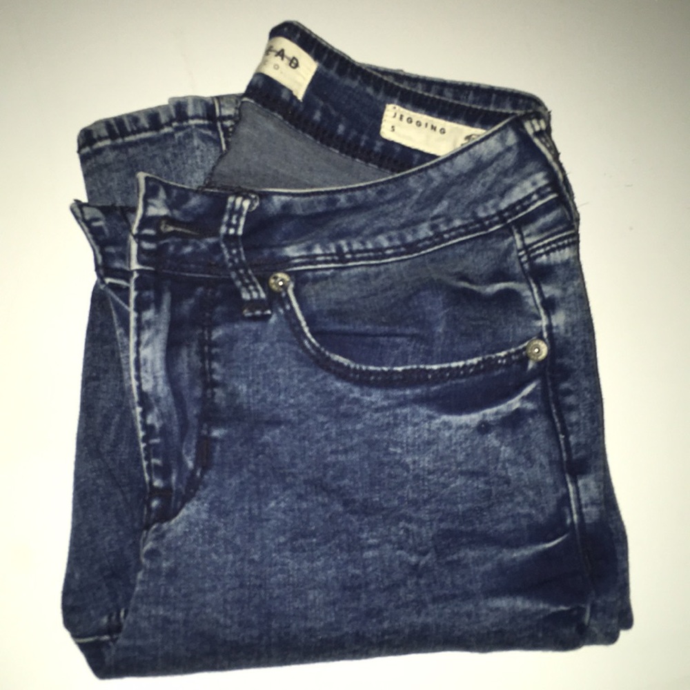 High wasted dark wash out jeans